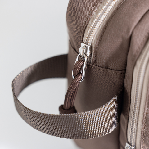 Amaroq Retro Toiletry Bag