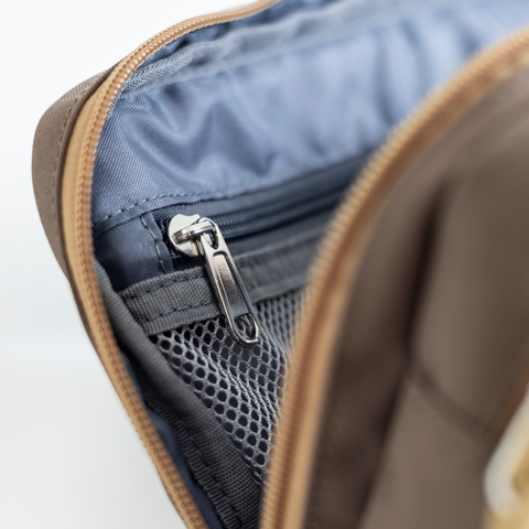 Amaroq Retro Toiletry Bag