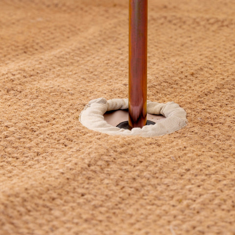 Half -moon -shaped carpet for glamping tent